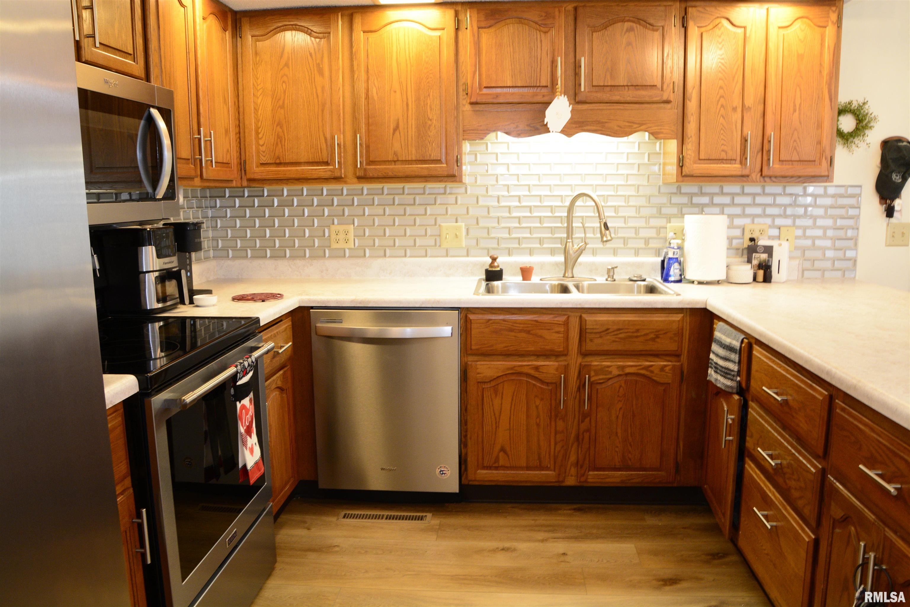 2103 Maple Avenue Macomb, IL 61455 - Photo 10 of 18
