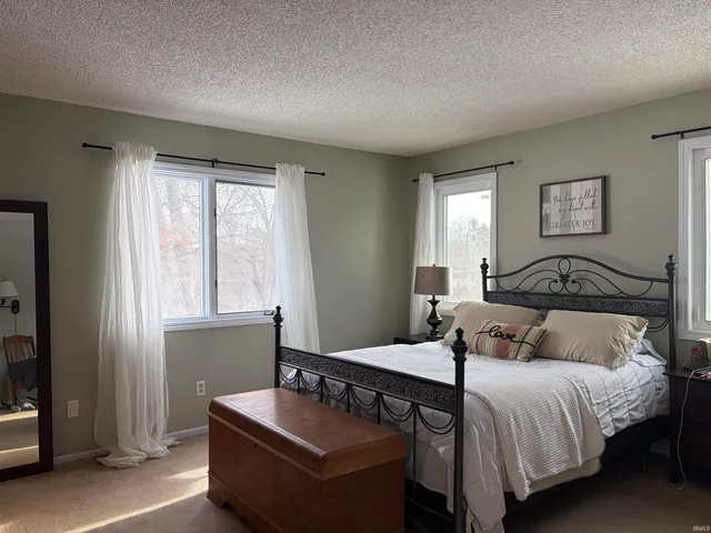 $609,000 | 10501 North B Drive, Kendallville, IN 46755