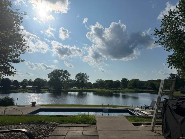 $609,000 | 10501 North B Drive, Kendallville, IN 46755