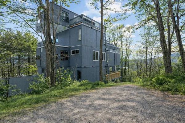 $599,000 | 355 Summit Road, Unit 6, Warren, VT 05674