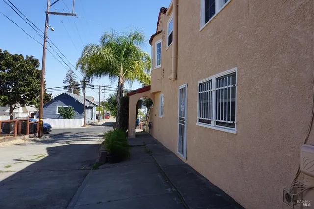 a house view with a backyard space