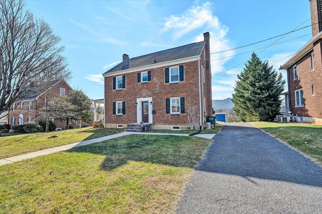 $399,950 | 938 Roanoke Boulevard, Salem, VA 24153
