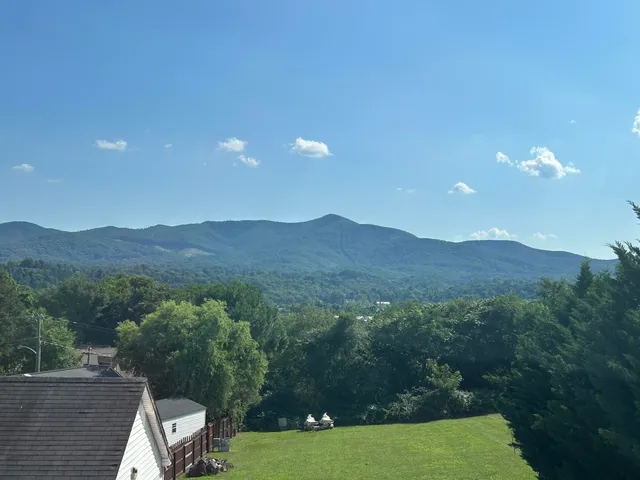 $399,950 | 938 Roanoke Boulevard, Salem, VA 24153