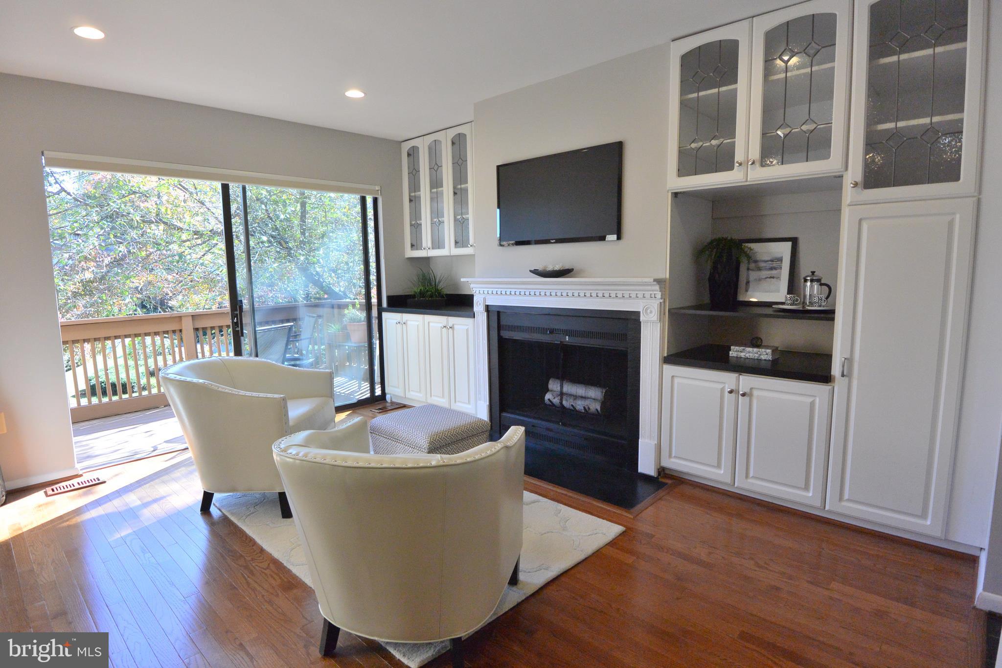 2031 Lakewinds Drive Reston, VA 20191 - Photo 13 of 38 Family room