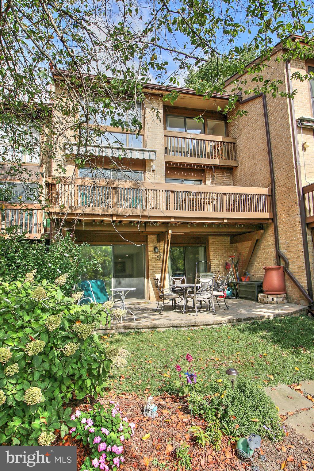 2031 Lakewinds Drive Reston, VA 20191 - Photo 27 of 38 Rear View of home