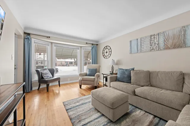 $379,999 | 118 East Webster Road, Royal Oak, MI 48073