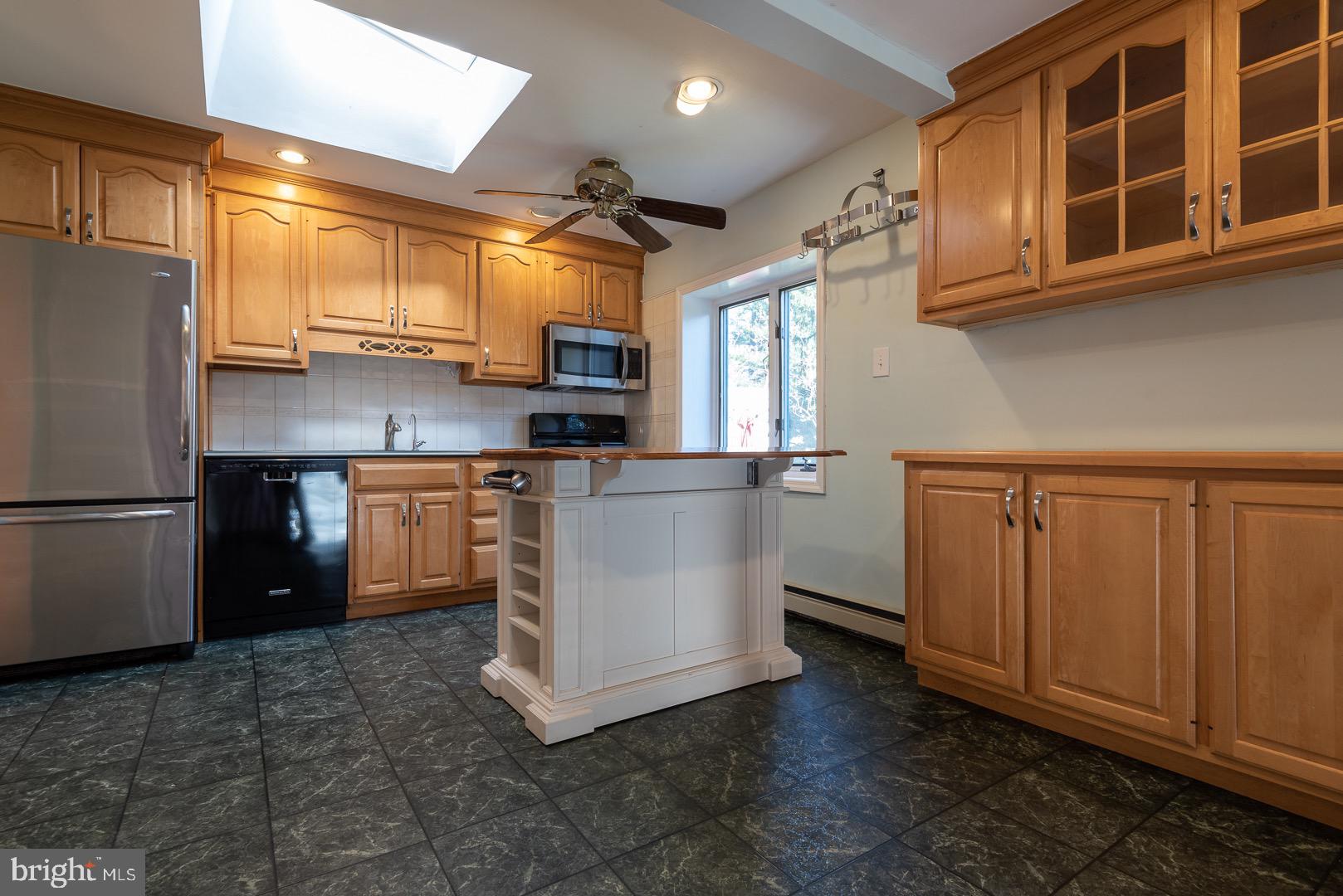 2453 Walton Road Huntingdon Valley, PA 19006 - Photo 9 of 30