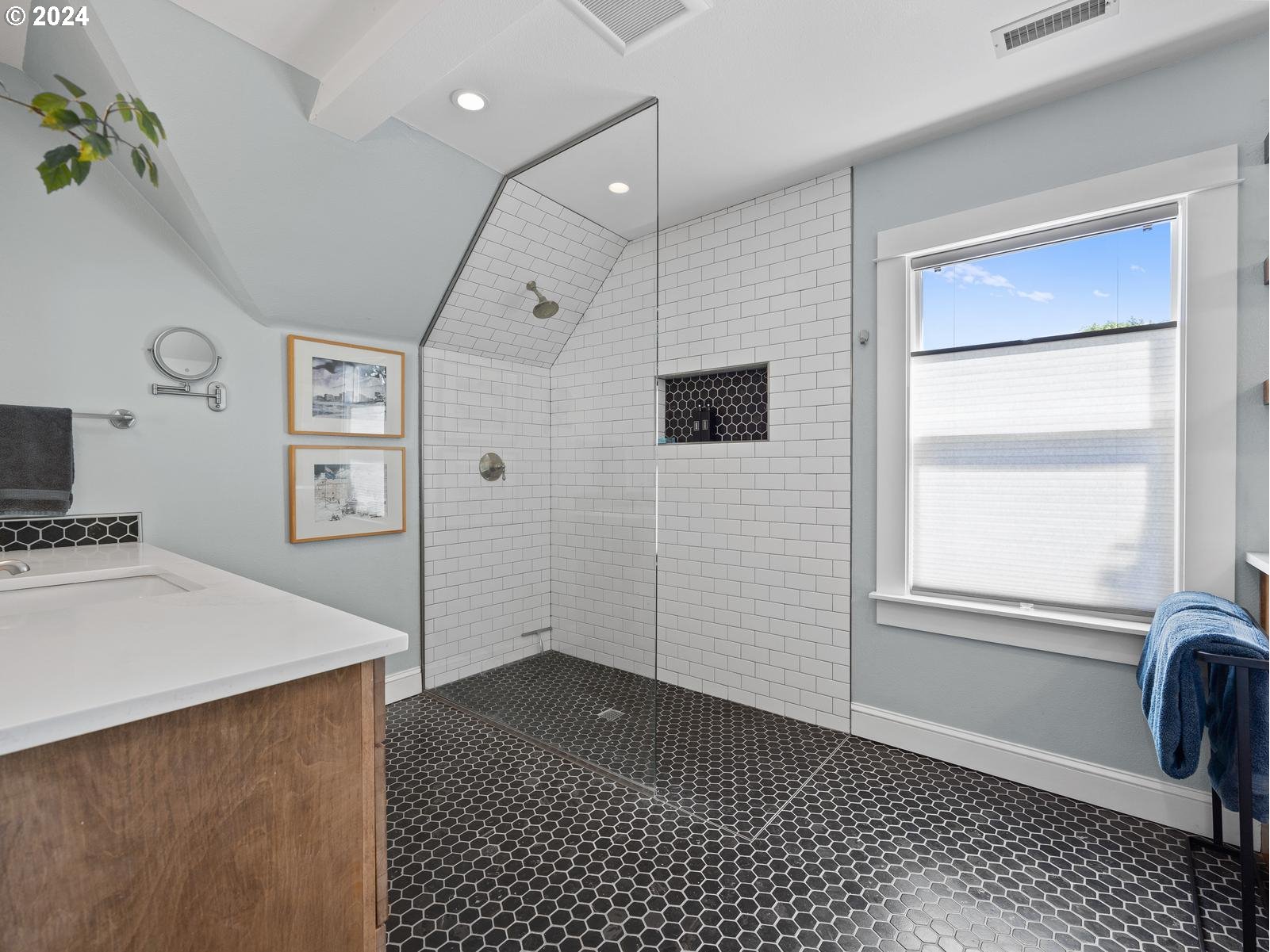 2306 Northeast Couch Street Portland, OR 97232 - Photo 28 of 48 Owner's Suite Bathroom