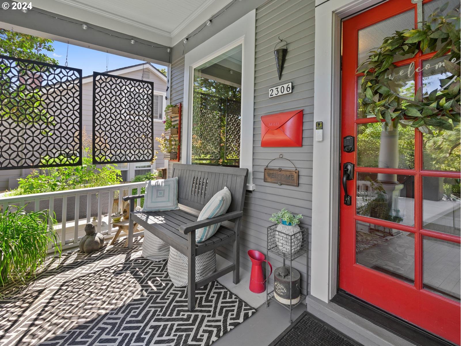 2306 Northeast Couch Street Portland, OR 97232 - Photo 6 of 48 Porch