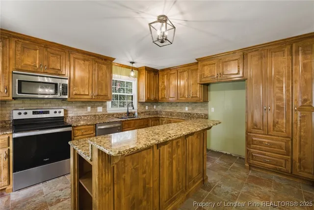 $296,900 | 3611 Thorndike Drive, Fayetteville, NC 28311