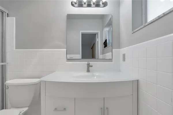$2,400 | 1049 Northwest 30th Court, Unit 4, Wilton Manors, FL 33311