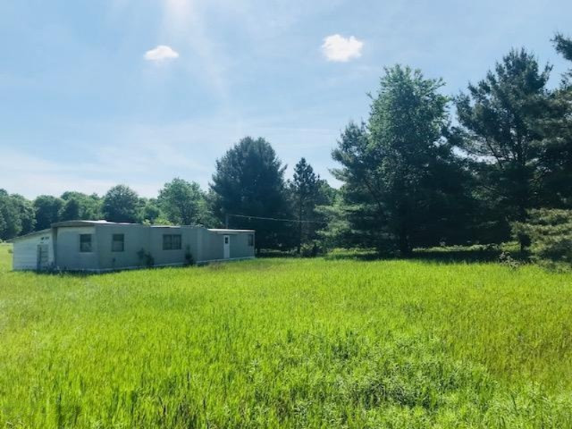 3825 Keith Road Brethren, MI 49619 - Photo 2 of 6 IMG_1958