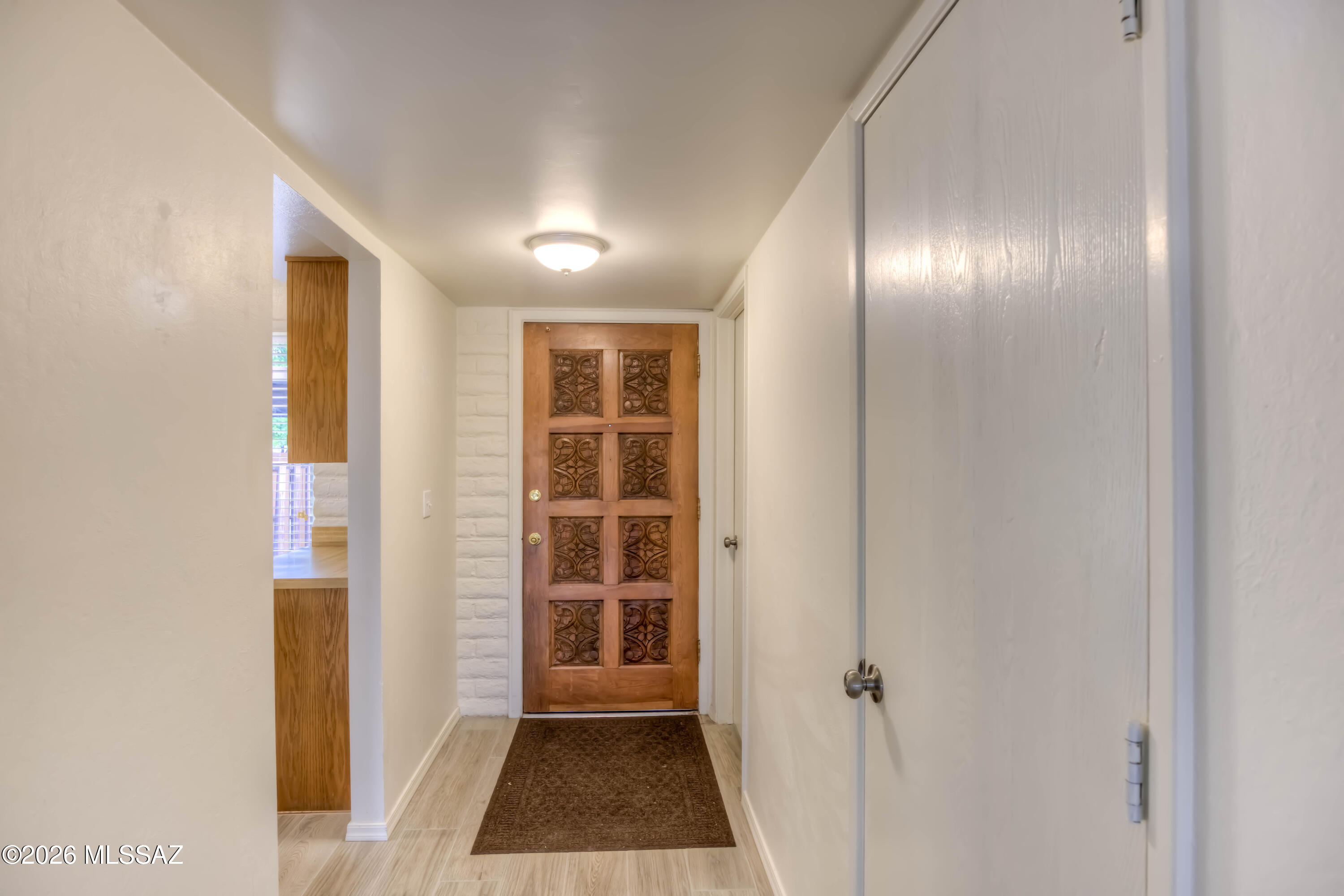 602 South Pantano Road, Unit C Tucson, AZ 85710 - Photo 4 of 29 5 Interior Entrance