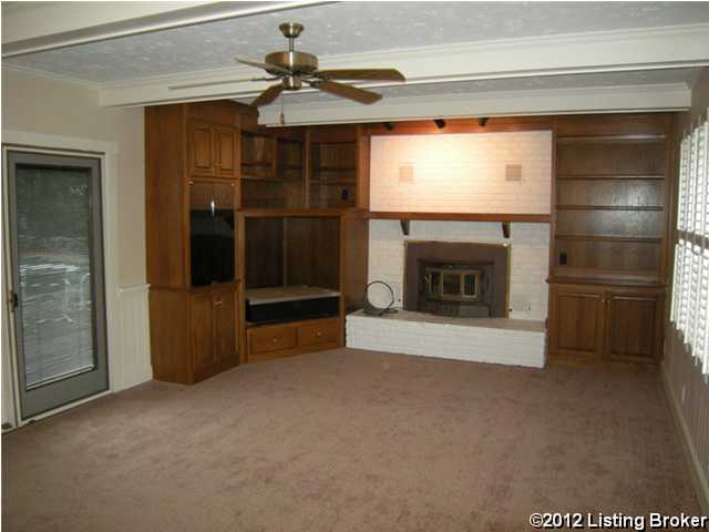 2103 Johnson Road Louisville, KY 40245 - Photo 22 of 35 Family Room
