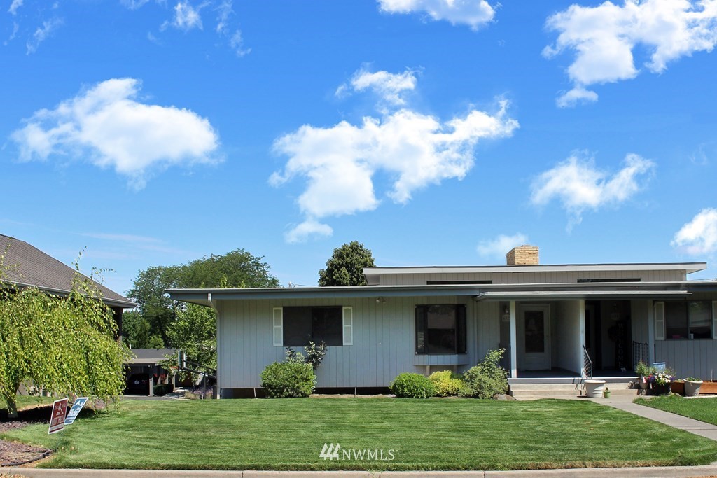 692 Country Club Road Walla Walla, WA 99362 - Photo 2 of 34 Gallery Image 2