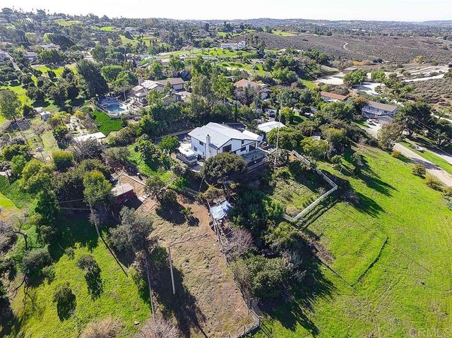 $729,000 | 825 Evergreen Lane, Vista, CA 92084