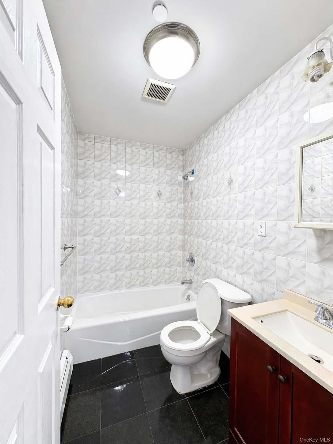 104-33 39th Avenue, Unit 2B Queens, NY 11368 - Photo 6 of 10