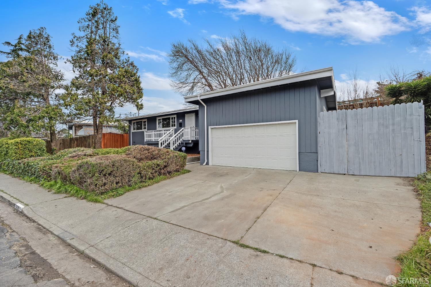 2625 Kavanagh Road San Pablo, CA 94806 - Photo 4 of 45 a front view of a house with garden