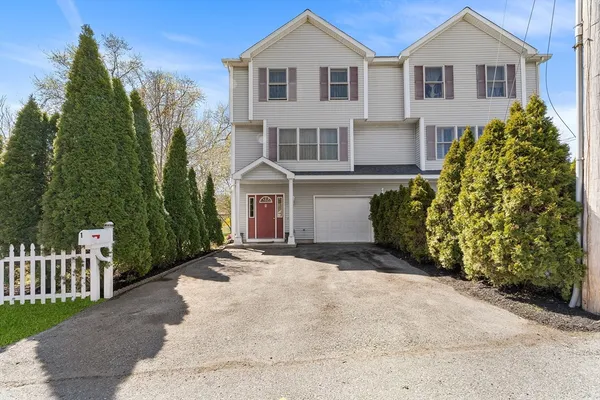 $755,000 | 1 Hayward Street, Unit 1, Ipswich, MA 01938