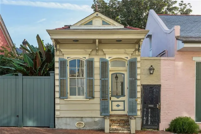 $3,600 | 925 St Louis Street, New Orleans, LA 70112