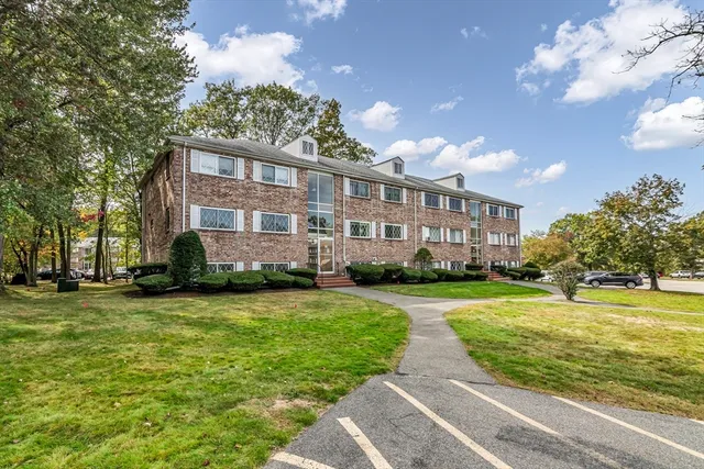$345,000 | 52 Fernview Avenue, Unit 7, North Andover, MA 01845