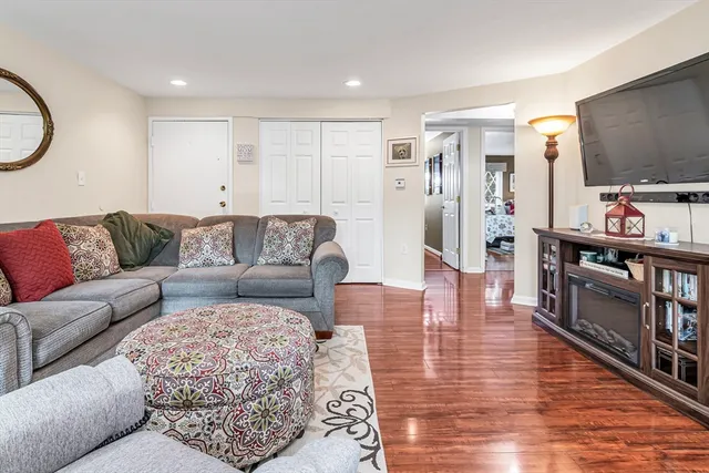 $345,000 | 52 Fernview Avenue, Unit 7, North Andover, MA 01845