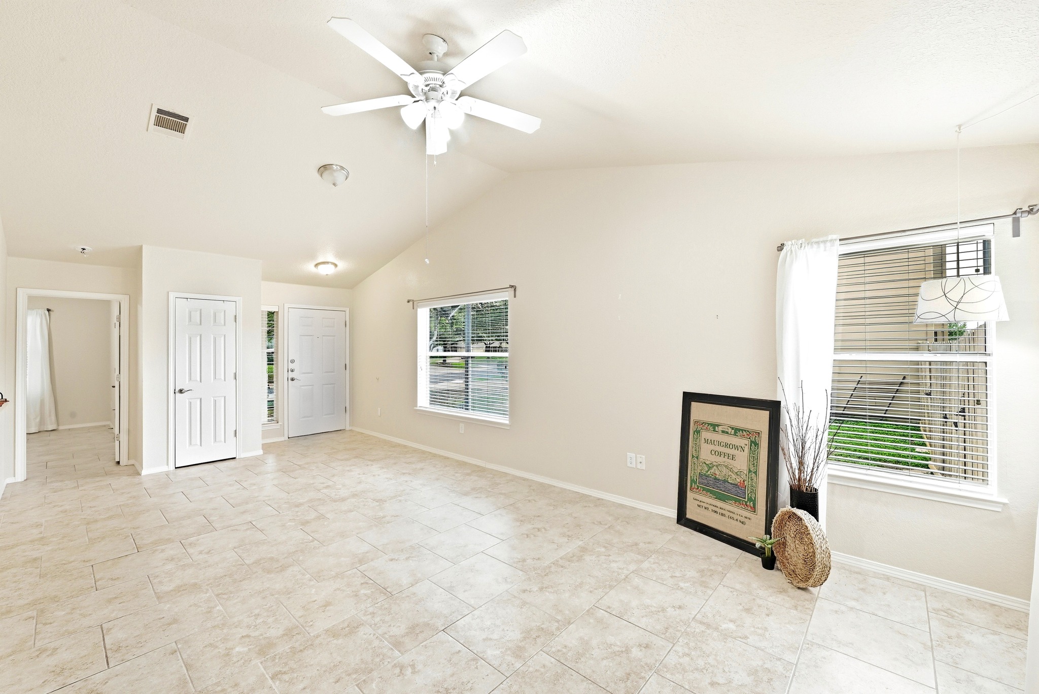 186 Prairie Springs Loop Georgetown, TX 78626 - Photo 8 of 26
