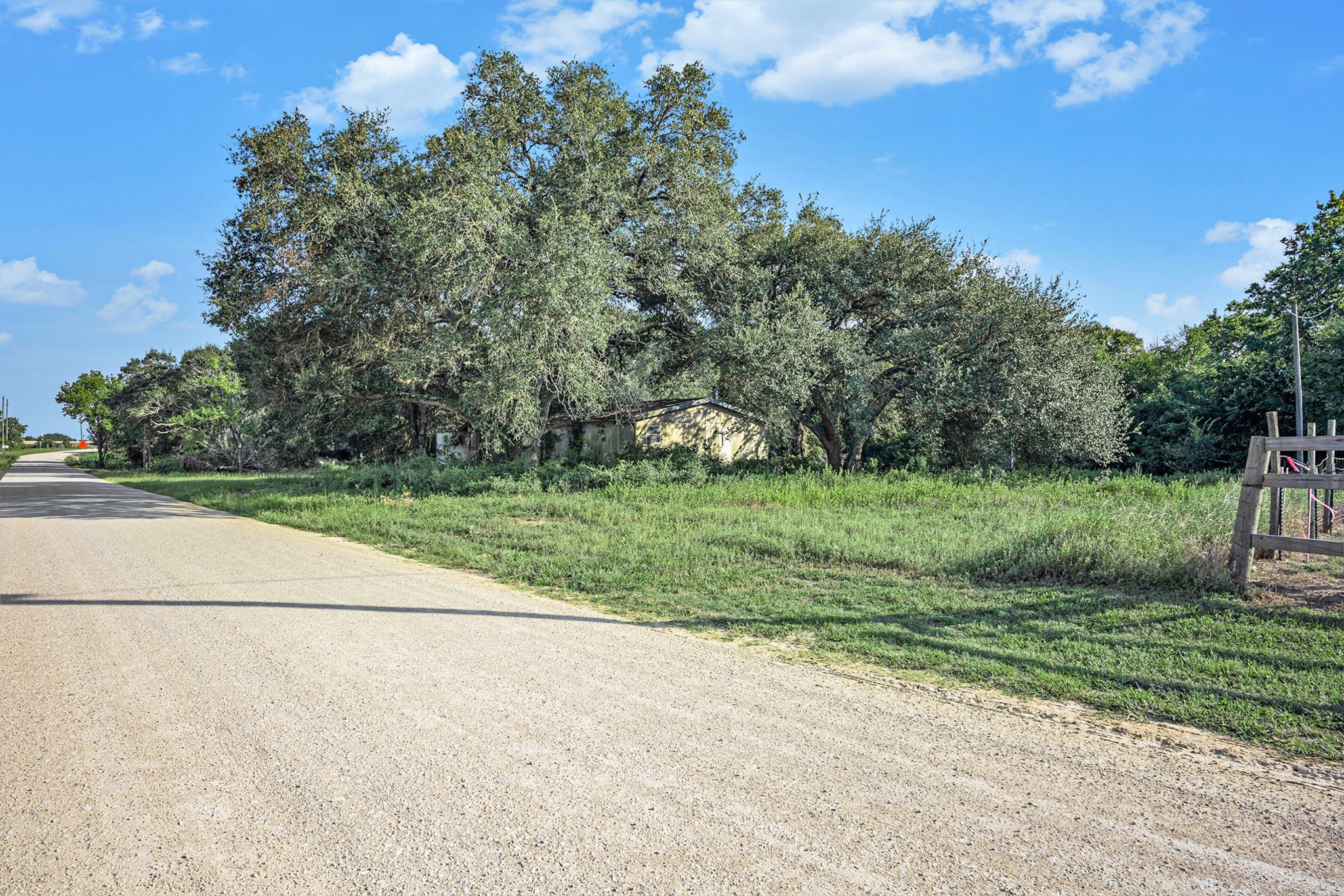 247 Schultz Road Sealy, TX 77474 - Photo 5 of 14