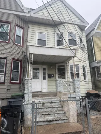 $2,000 | 290 Ege Avenue, Unit 1, Jersey City, NJ 07304