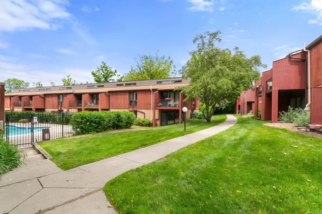 $2,300 | 1815 Independence Boulevard, Unit 30C, Ann Arbor, MI 48104