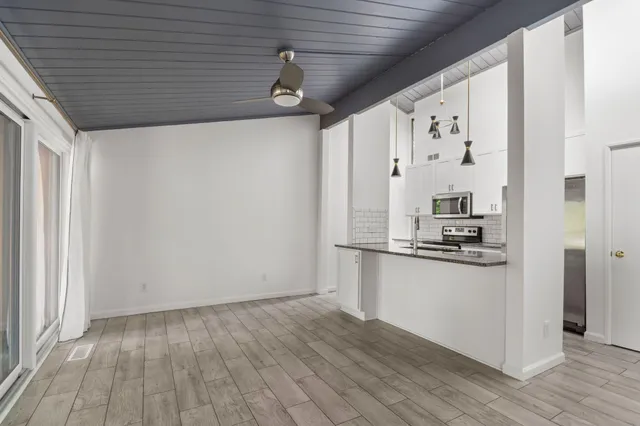 $2,300 | 1815 Independence Boulevard, Unit 30C, Ann Arbor, MI 48104