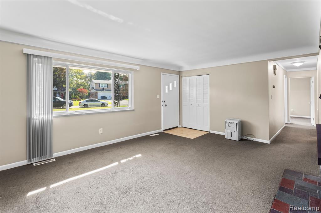 1932 Devonshire Road Bloomfield Hills, MI 48302 - Photo 12 of 35