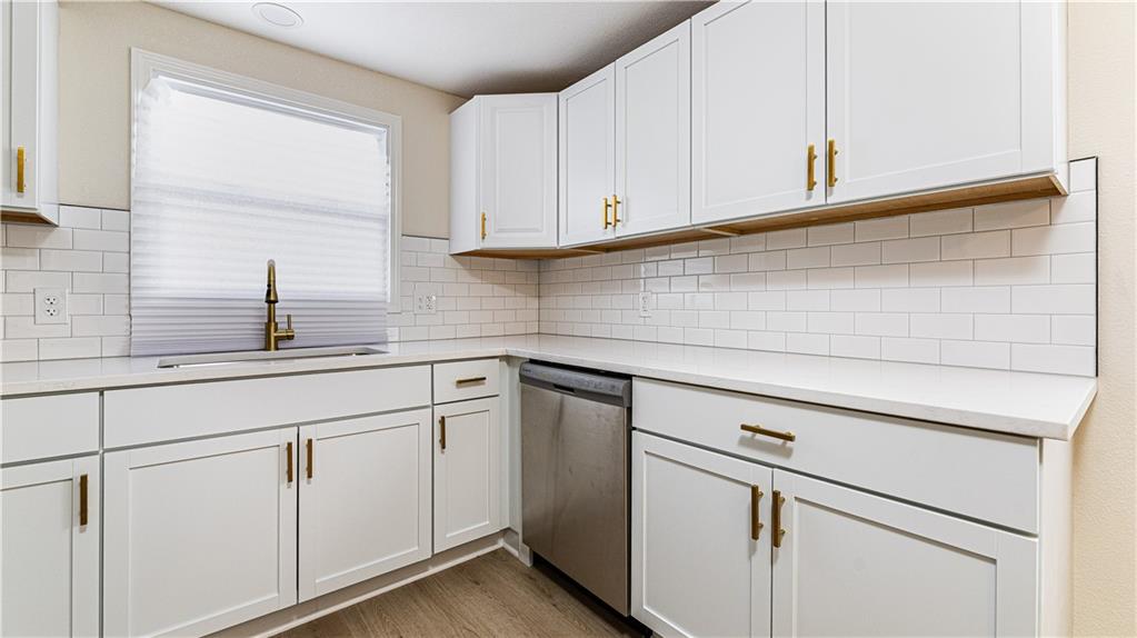 808 Northeast Russell Rd. Kansas City, MO 64116 - Photo 8 of 18 Gallery Image 8