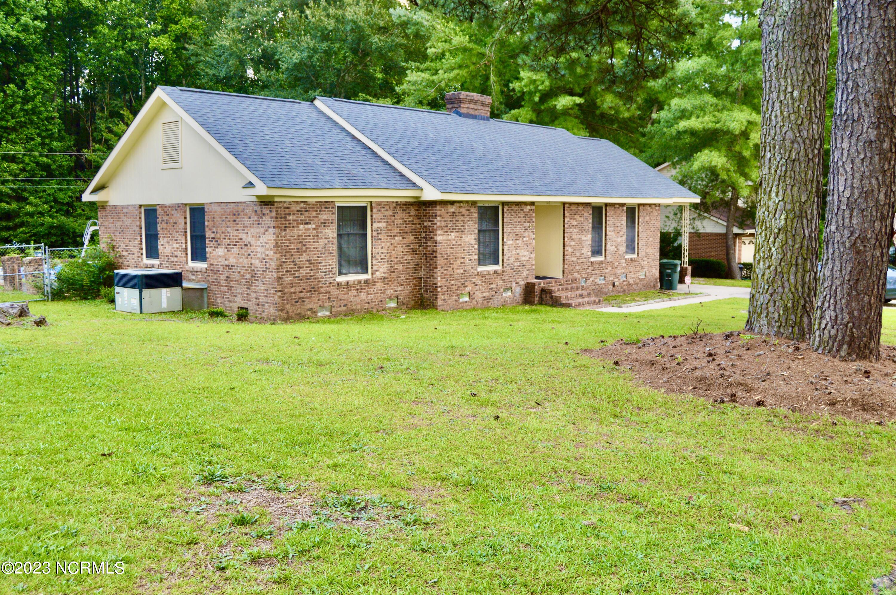 116 Mckinnon Drive Rockingham, NC 28379 - Photo 2 of 25 DSC_0497