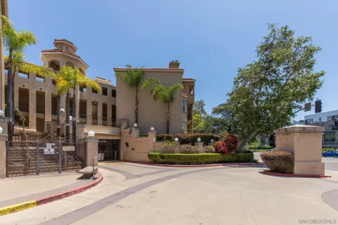 $624,999 | 550 Camino De La Reina, Unit 107, San Diego, CA 92108