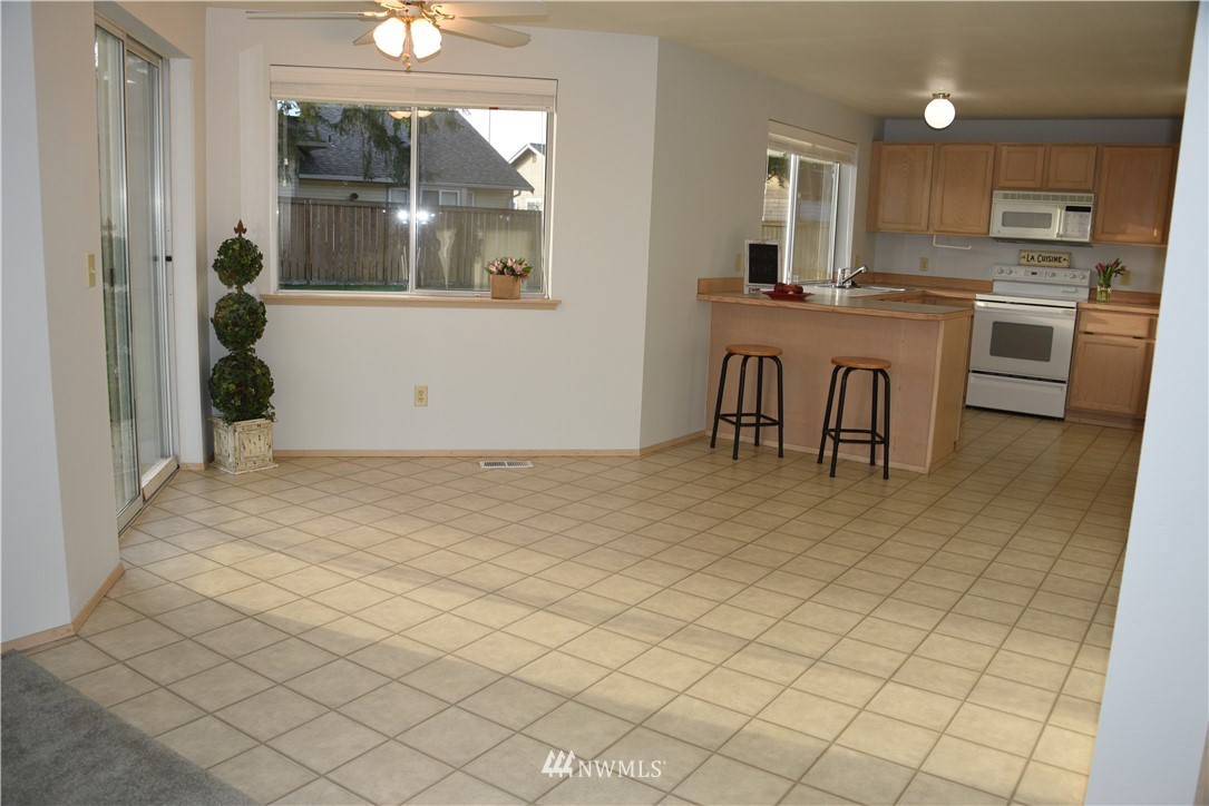 5940 Danials Loop Southeast Lacey, WA 98513 - Photo 9 of 25 Gallery Image 9