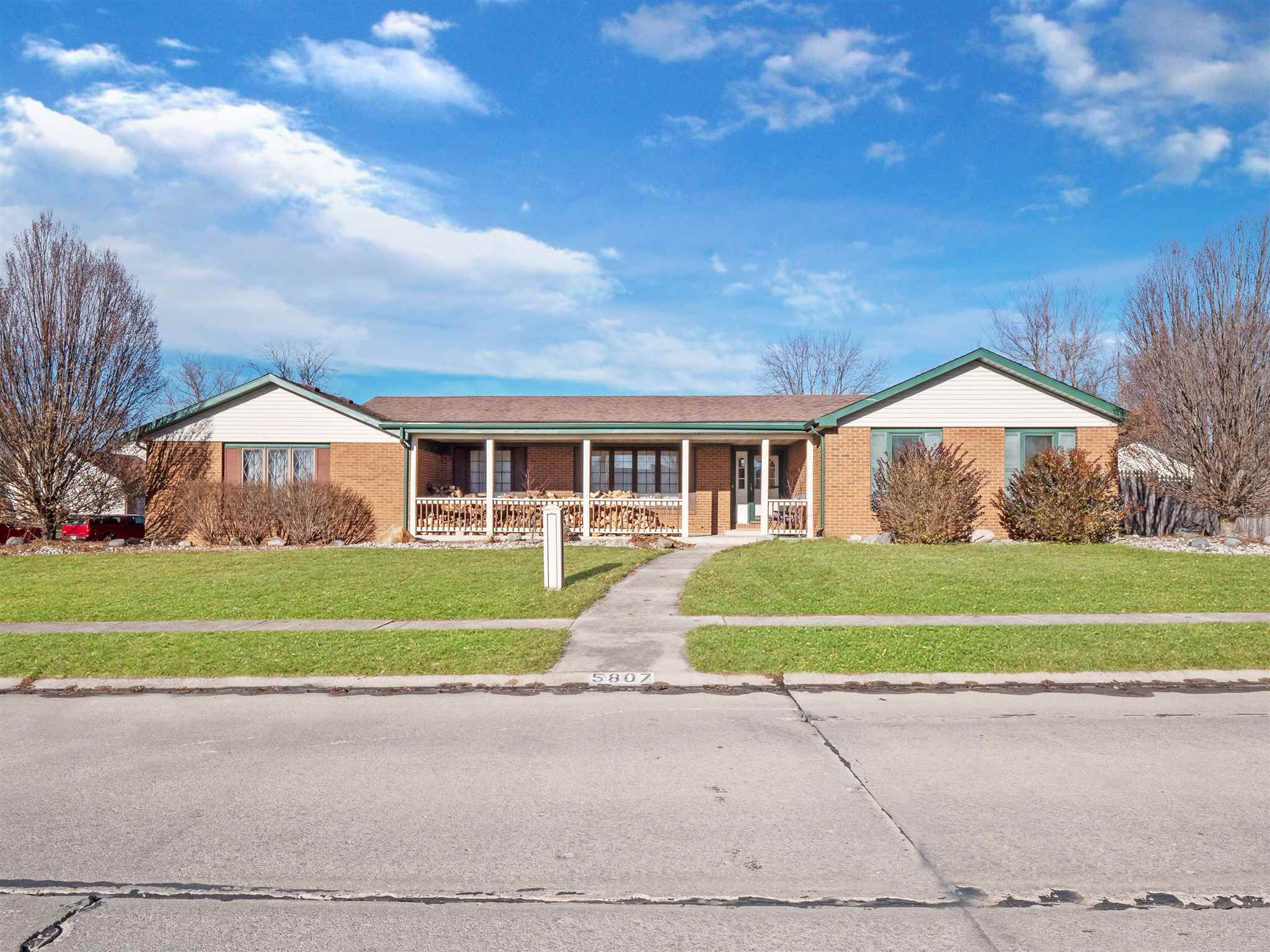 5807 Oak Fall Road Fort Wayne, IN 46845 - Photo 1 of 36