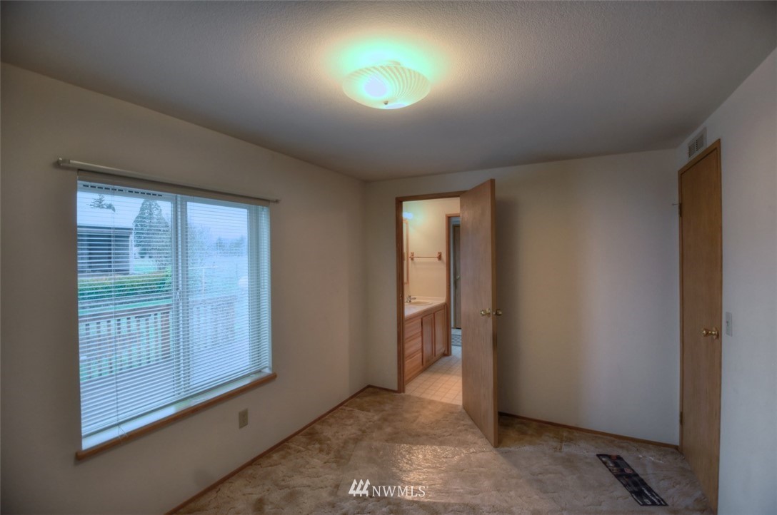7625 Meridian Road Southeast Olympia, WA 98513 - Photo 12 of 18 Gallery Image 12