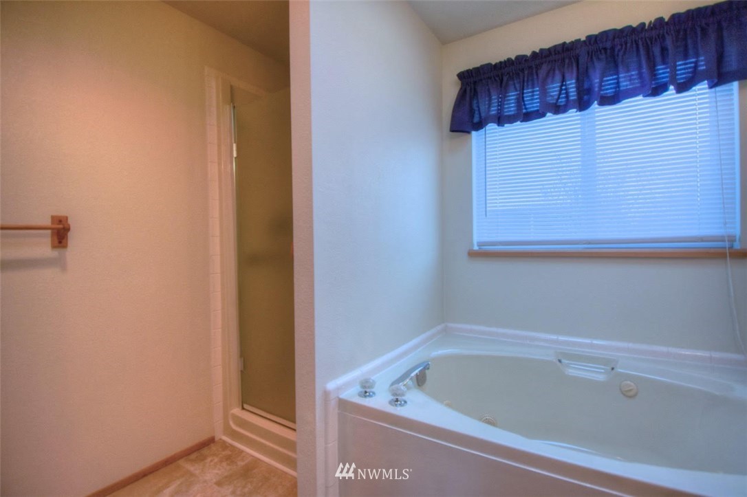 7625 Meridian Road Southeast Olympia, WA 98513 - Photo 10 of 18 Gallery Image 10