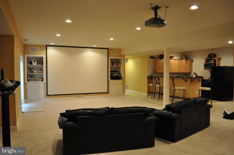 7020 Balmoral Forest Road Clifton, VA 20124 - Photo 15 of 18 Recreation Room