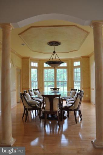 7020 Balmoral Forest Road Clifton, VA 20124 - Photo 4 of 18 Dining Room