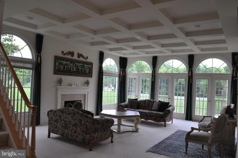 7020 Balmoral Forest Road Clifton, VA 20124 - Photo 6 of 18 Family Room