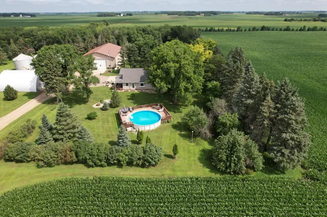 $488,400 | 6045 20th Street Southwest, Montevideo, MN 56265