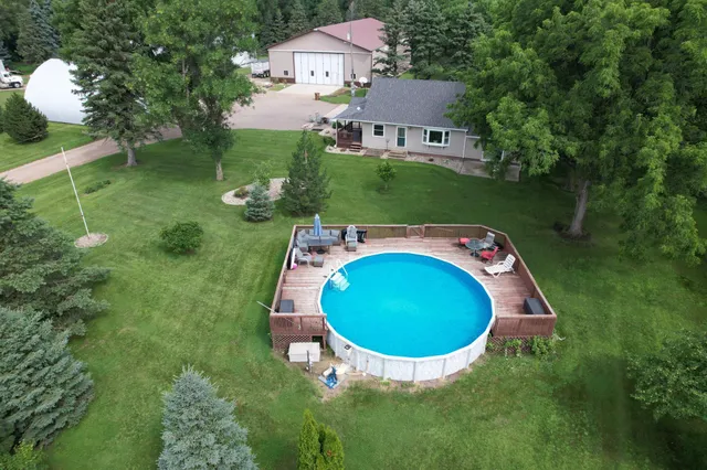 $488,400 | 6045 20th Street Southwest, Montevideo, MN 56265