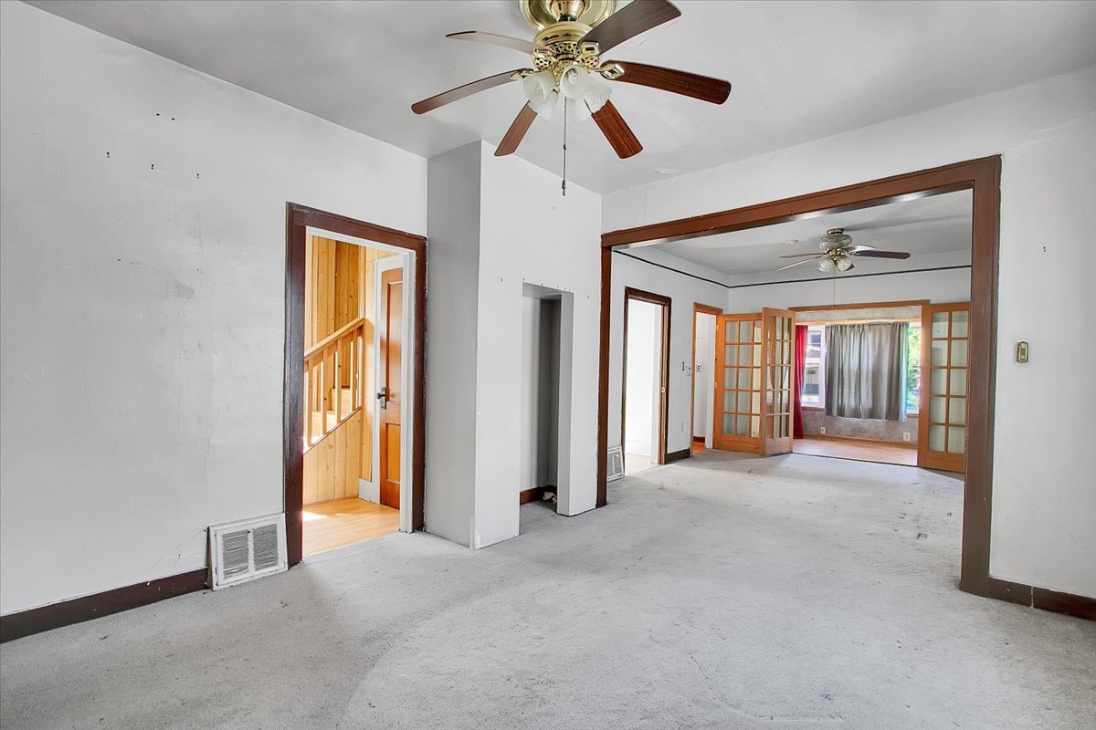 321 West 114th Street Chicago, IL 60628 - Photo 6 of 30