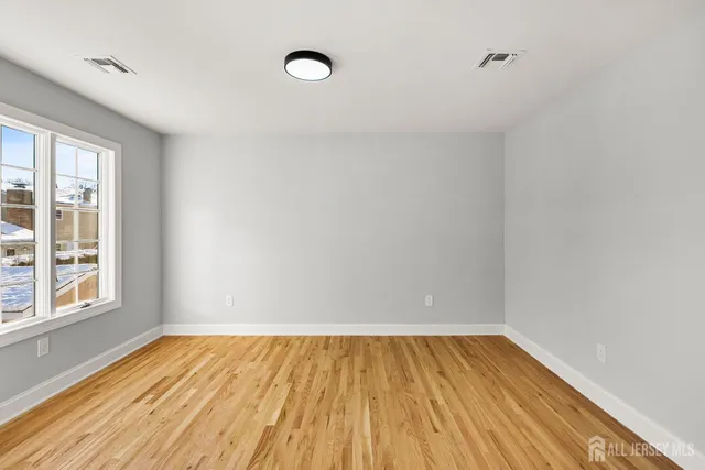 $899,900 | 179 Fleet Avenue, Edison, NJ 08820