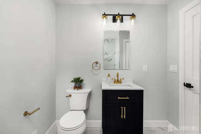 $899,900 | 179 Fleet Avenue, Edison, NJ 08820