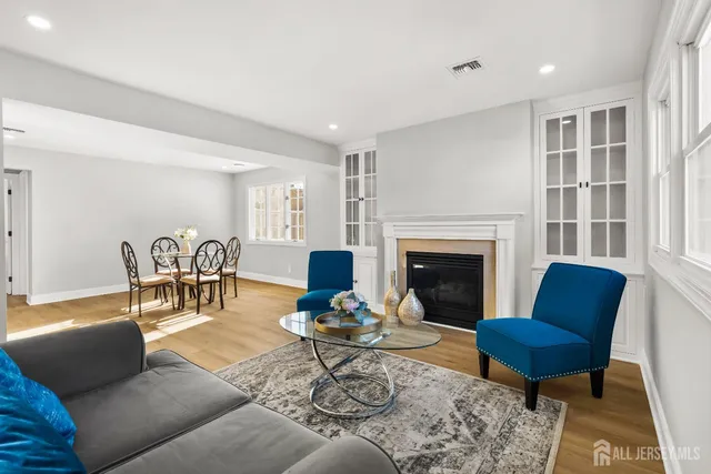 $899,900 | 179 Fleet Avenue, Edison, NJ 08820