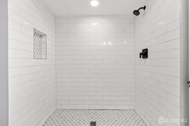 $899,900 | 179 Fleet Avenue, Edison, NJ 08820