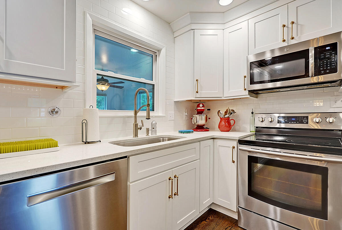 672 Harbor View Road Charleston, SC 29412 - Photo 14 of 41 CREM_672 Harbor View_034